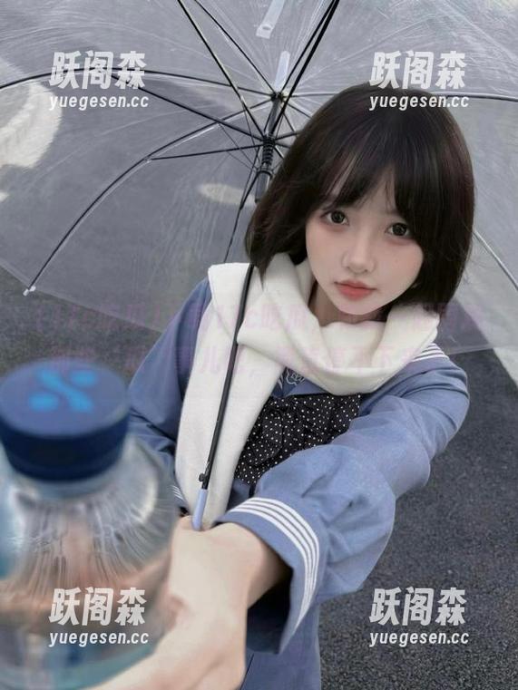 下载17c吃瓜，和我一起围观那些‘瓜’事儿吧，简直停不下来了！