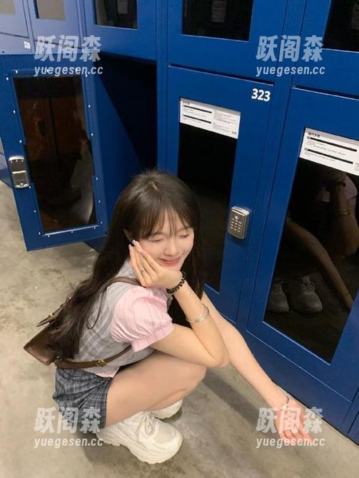五一吃瓜网 假期里,别光吃瓜,快下载五一吃瓜网,观看巨型瓜农的传奇故事!