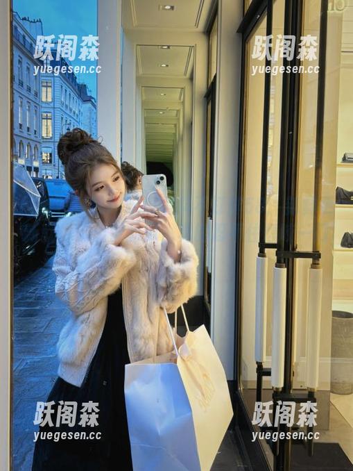 黑料不打烊 吃瓜黑料不打烊58:新鲜更新就像刚出锅的瓜,真的忍不住想咬一口!