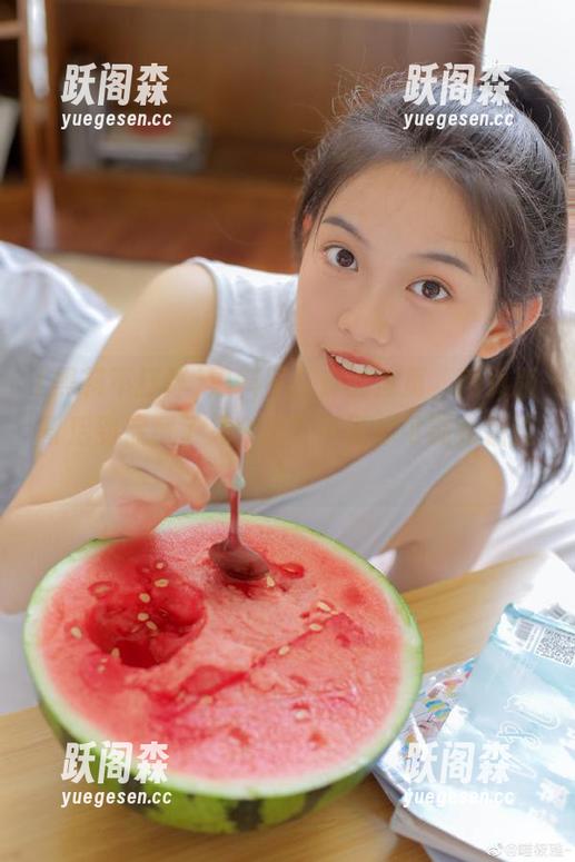 黑料不打烊的首页，网页版背后到底藏了几个瓜？不说你可能会错过！