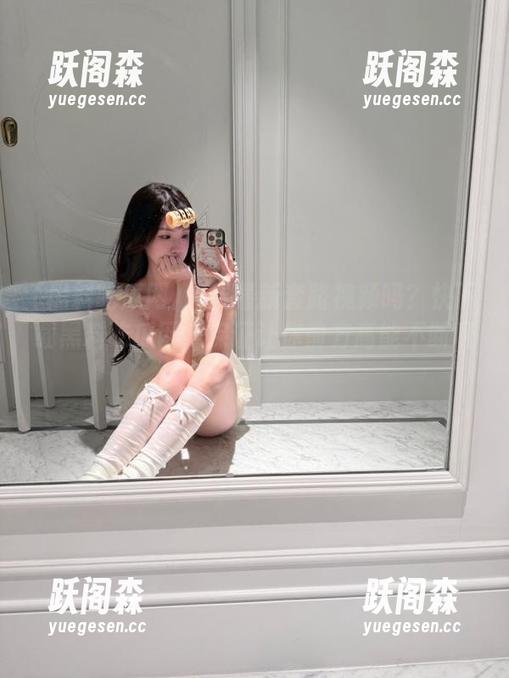 黑料吃瓜网 想要最新套路视频吗?快下载黑料吃瓜网,保证让你前方高能不断呀!