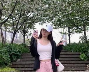 探秘黑料吃瓜网，占领热点大瓜的独特地址，快来围观！