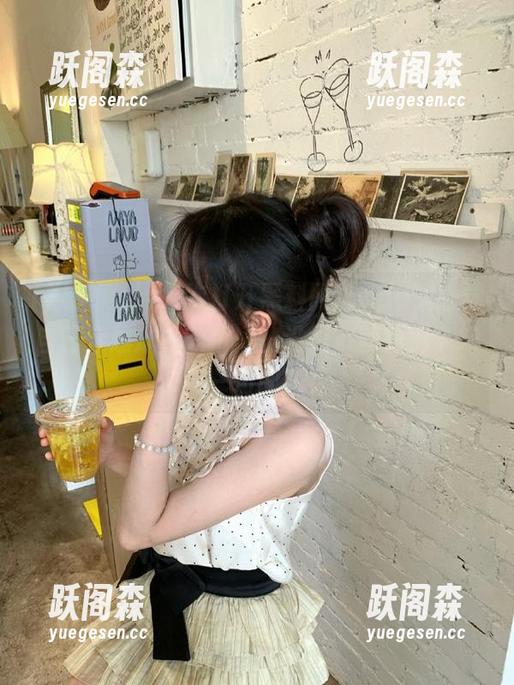 每次打开黑料网址app，感觉自己穿越成主角了——没错，就是那个知道一切的人！